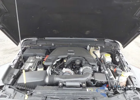 2018 Jeep Wrangler Unlimited Sahara 4X4 z USA, uszkodzony, nr VIN 1C4HJXEG1JW136604